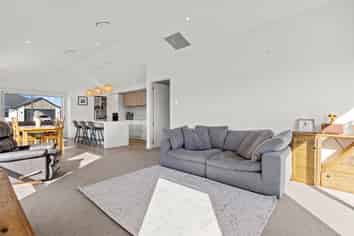 2 Jardine Place, Marshland