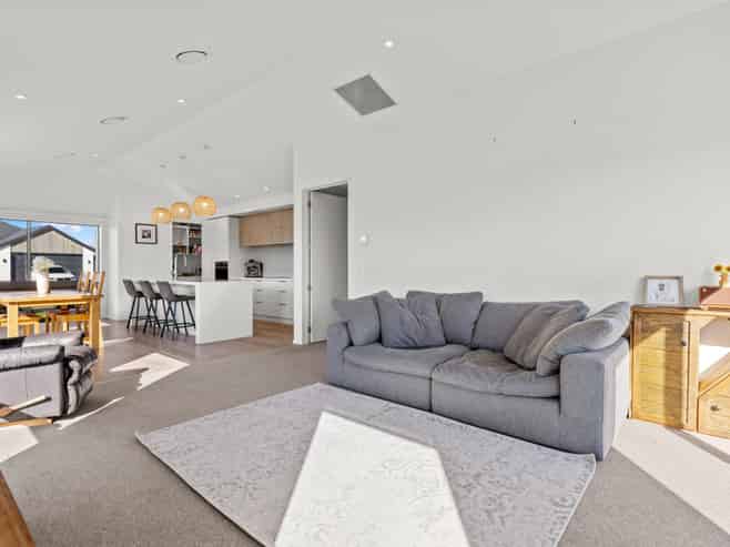 2 Jardine Place, Marshland