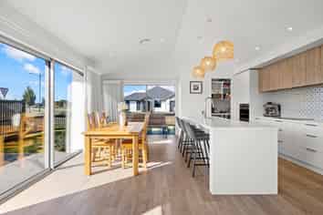 2 Jardine Place, Marshland