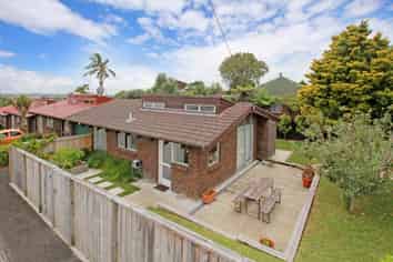 1/42 James Laurie Street, Henderson