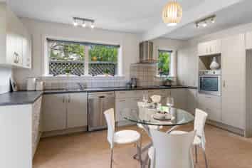 39 Charlcott Street, Burnside