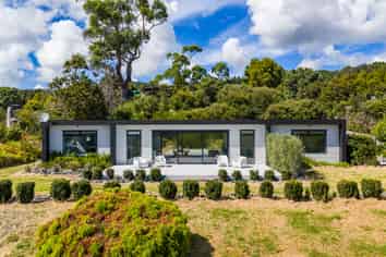 77 Wairimu Way, Waipu