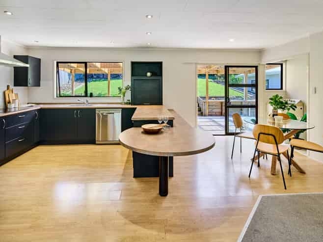 55 Omapere Street, Whitby