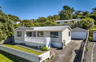 55 Omapere Street, Whitby