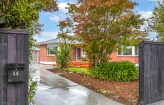 44 Flower Street, Bryndwr