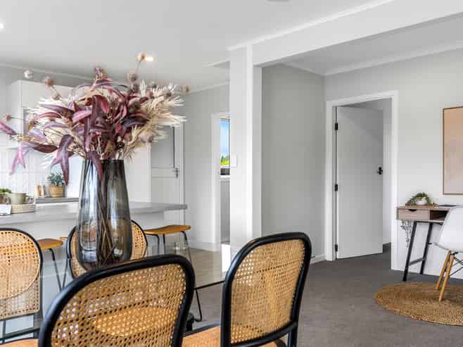 44 Flower Street, Bryndwr