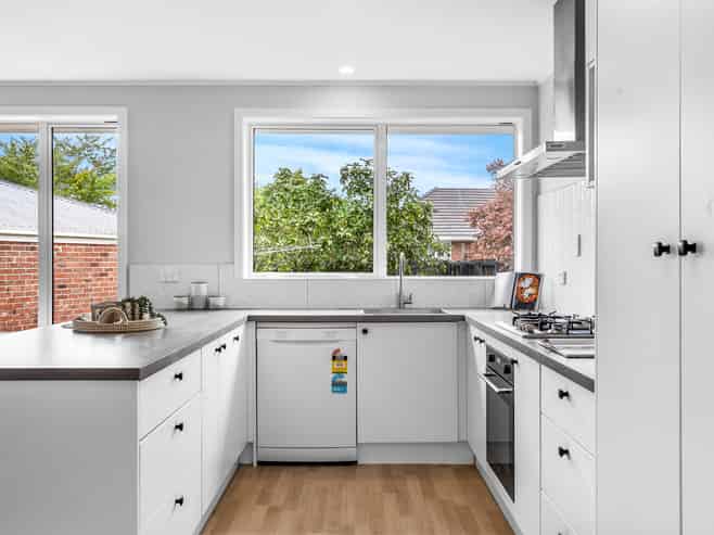 44 Flower Street, Bryndwr