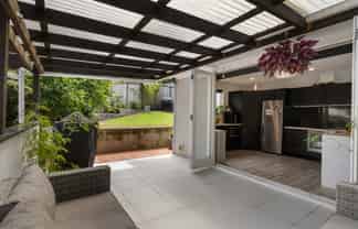 110 Canongate Street, Birkdale