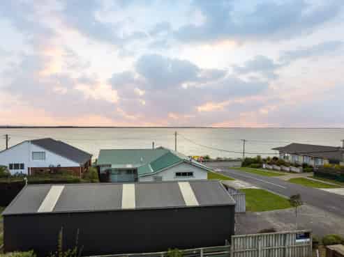 6 & 8 Irwin Street, Riverton