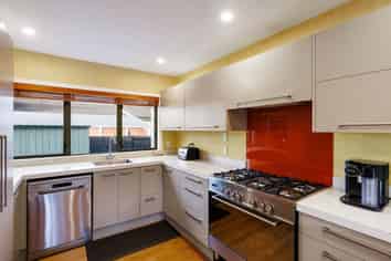 16 Cranwell Place, Hillcrest