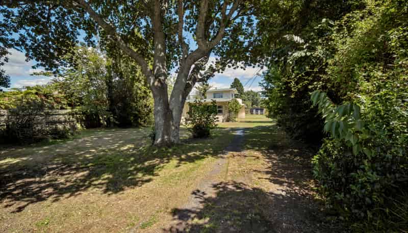 64 Robinson Avenue, Holdens Bay