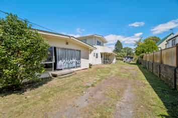 64 Robinson Avenue, Holdens Bay