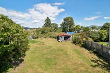 64 Robinson Avenue, Holdens Bay