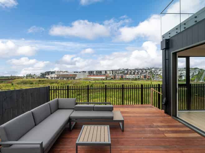 29 Streamview Way, Long Bay