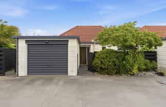 8/4 Broadbent Street, Riccarton