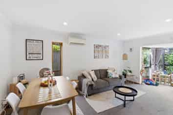 8/4 Broadbent Street, Riccarton