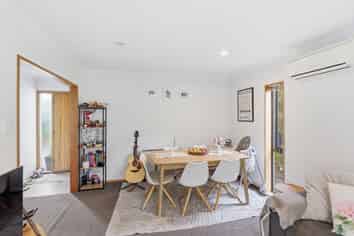 8/4 Broadbent Street, Riccarton