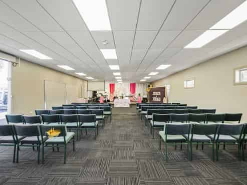 Freehold standalone trade retail