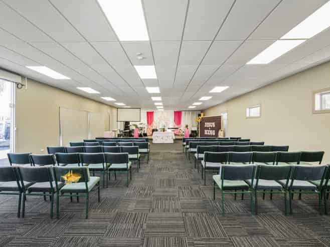 Freehold standalone trade retail