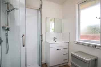 35 Churchill Avenue, Allenton