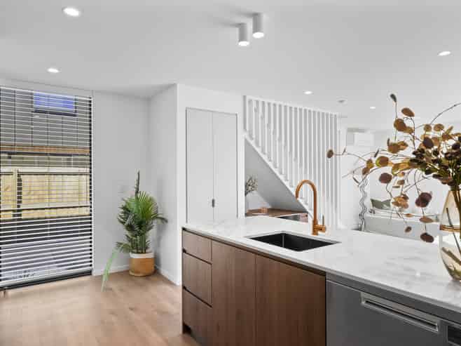 2/31 Rutland Street, Saint Albans