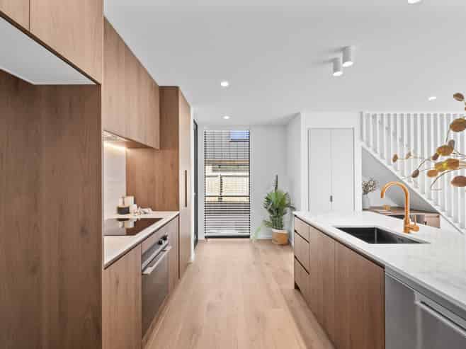 2/31 Rutland Street, Saint Albans