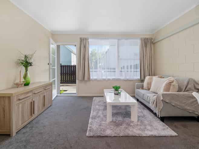 57C, D & E James Street, Glenholme