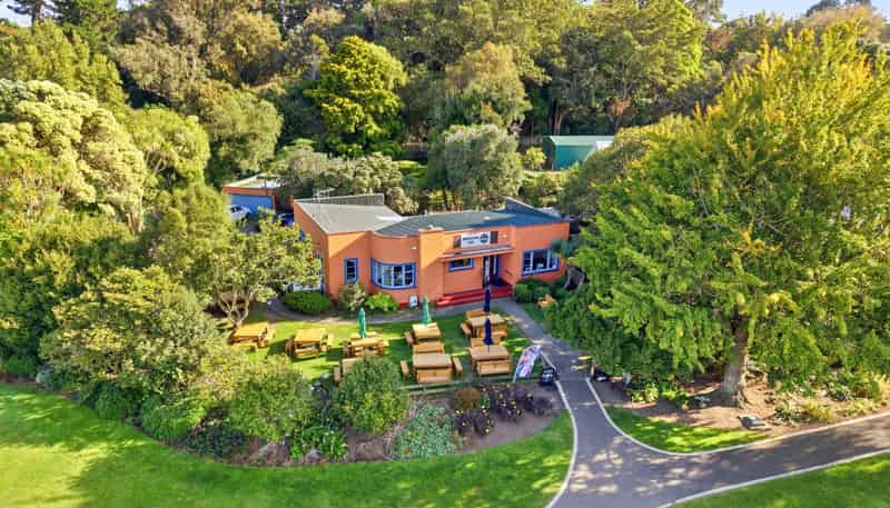 110 Great North Road, Saint Johns Hill