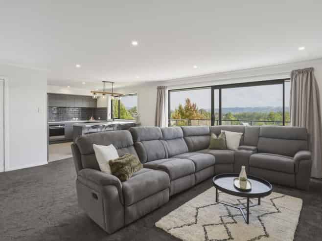 21 Braeside, Kinmont Park