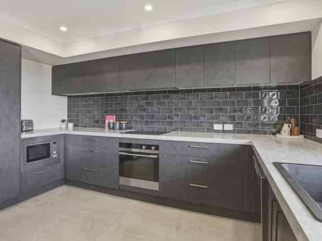 21 Braeside, Kinmont Park