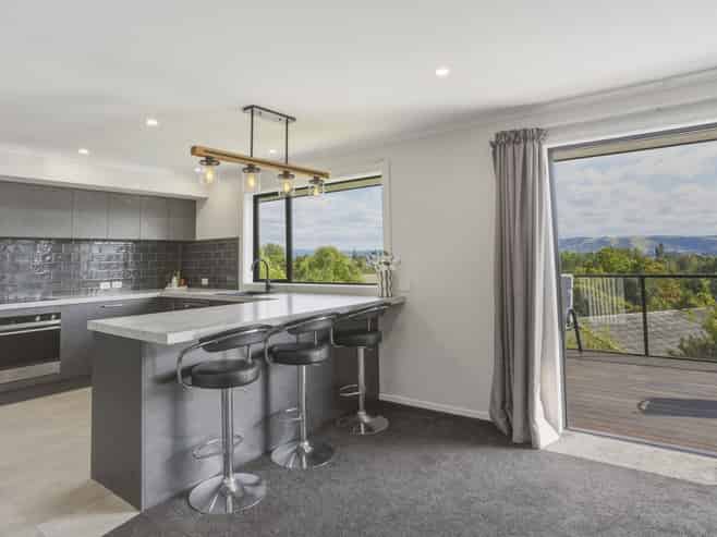 21 Braeside, Kinmont Park