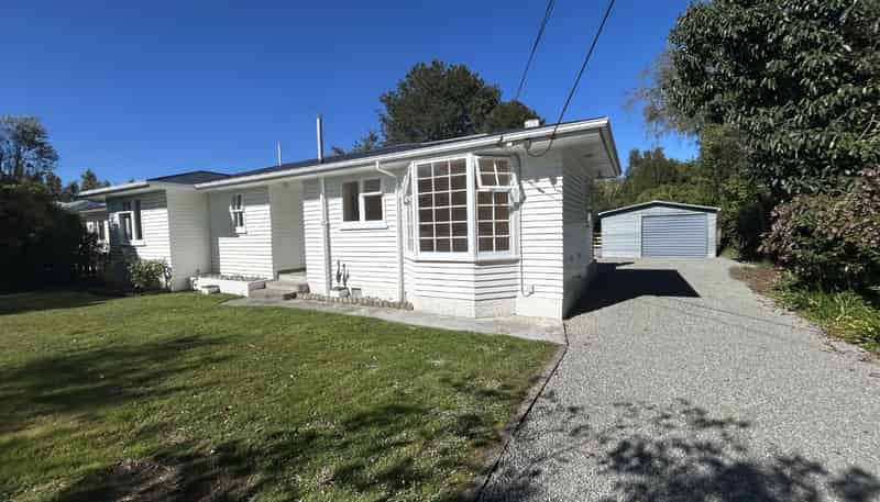 84 Kuratawhiti Street, Greytown