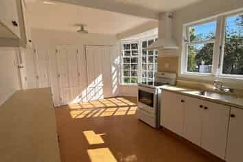 84 Kuratawhiti Street, Greytown