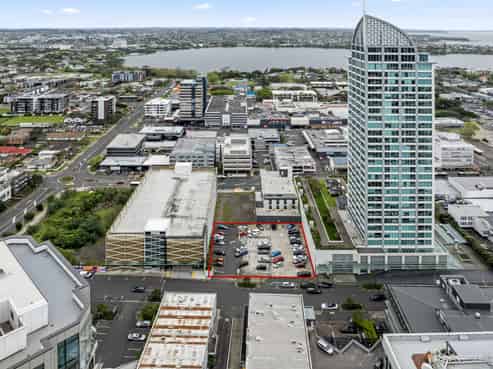 Takapuna Blank Canvas