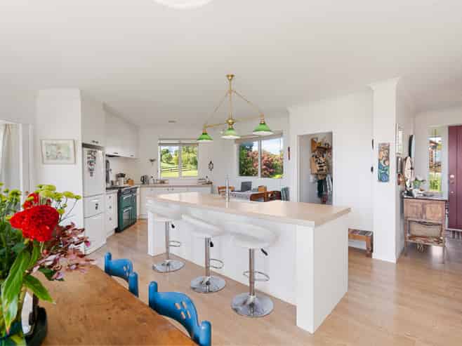 96 State Highway 33, Tikitere