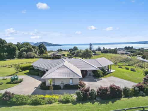 96 State Highway 33, Tikitere