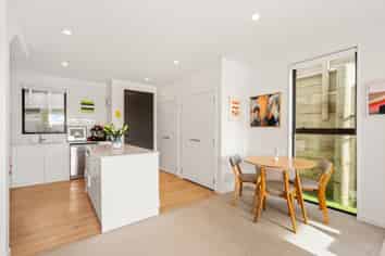 10/52 High Street, Island Bay