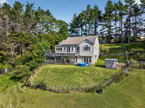 55 Red Hills Road, Massey