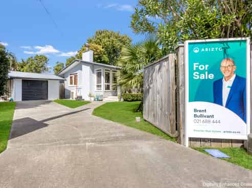 1003 Totara Street, Mahora