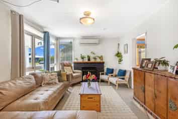 1003 Totara Street, Mahora