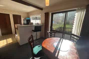 2/2 Photinia Place, Botany Downs