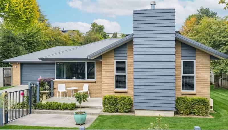 9A Bronte Place, Leamington