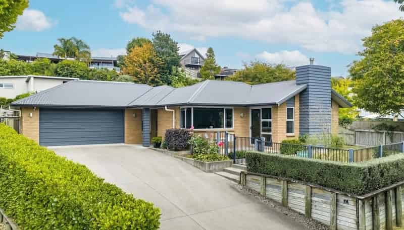 9A Bronte Place, Leamington