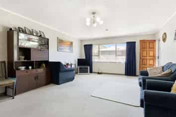 2/507 Avenue Road West, Hastings