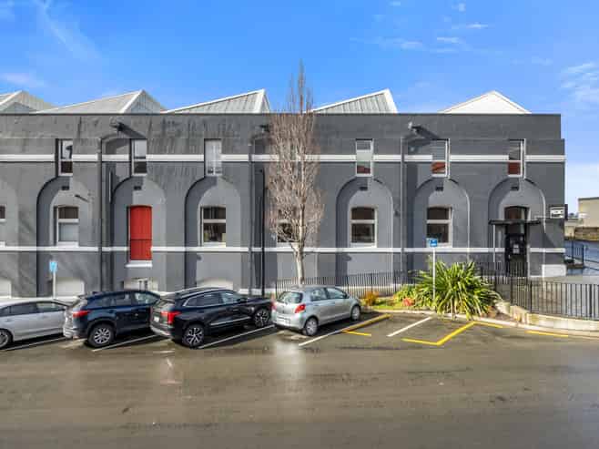 Rare Warehouse Precinct Tenancy for Lease