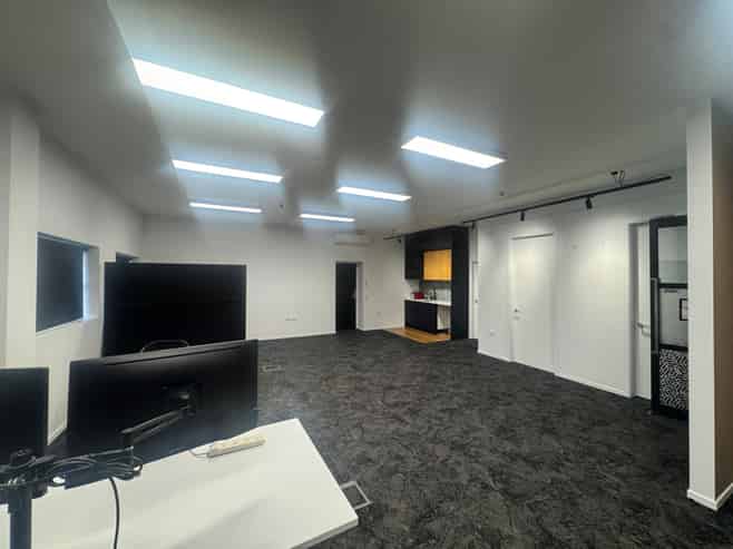 Quality Office Awaiting Your Business!