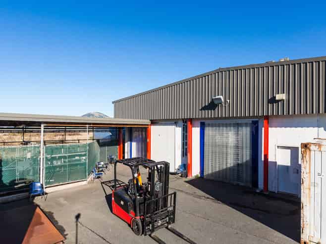 Warehouse For Lease - Dukes Road