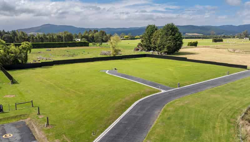  Constitution Avenue, MILTON