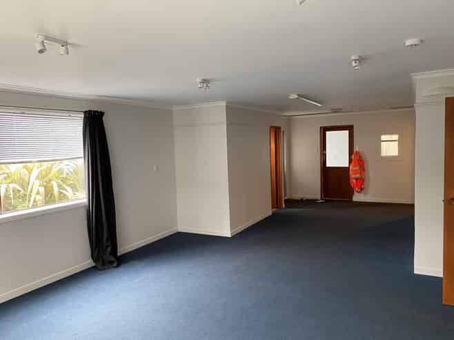 Industrial unit close to Port Chalmers