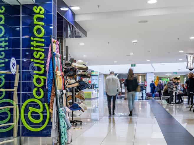 Prime position in Golden Centre Mall - Retail